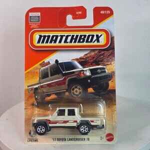 Matchbox 17 Toyota LandCruiser 78 White